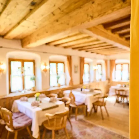 Waldgasthof Buchenhain 3*
