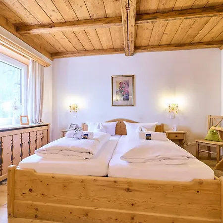 Waldgasthof Buchenhain Hotel
