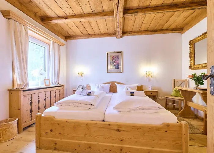 Waldgasthof Buchenhain Otel