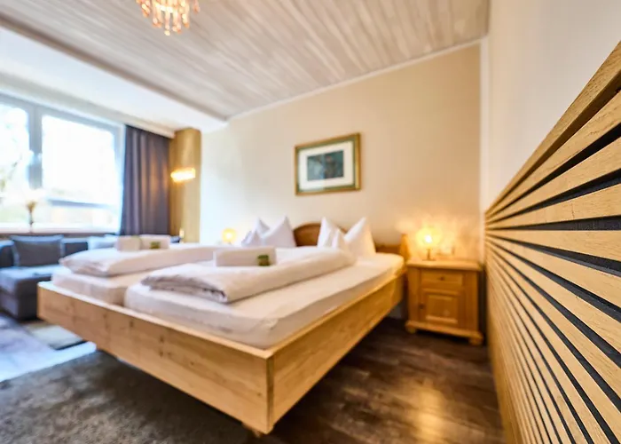 Otel Waldgasthof Buchenhain 3*