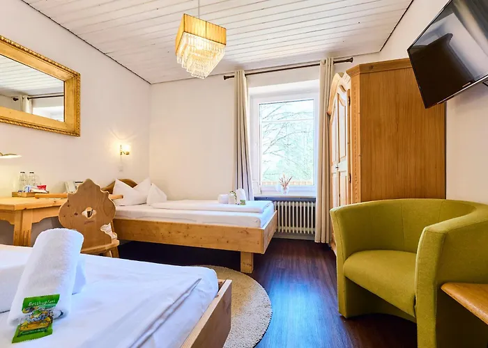 Waldgasthof Buchenhain Otel 3*