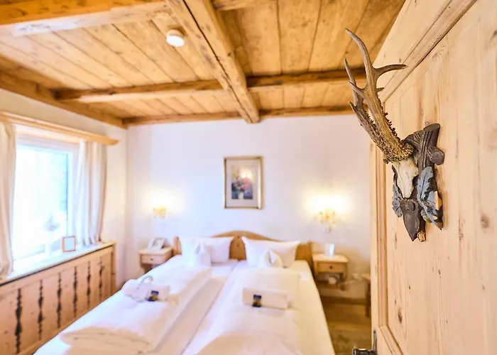 Waldgasthof Buchenhain Otel