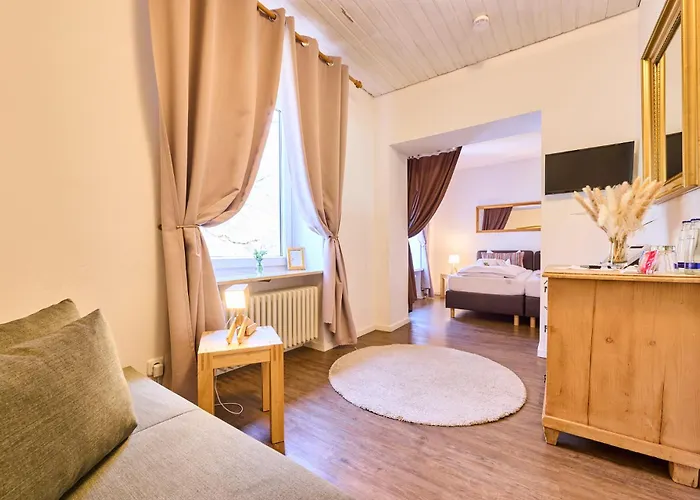 Waldgasthof Buchenhain Otel Baierbrunn