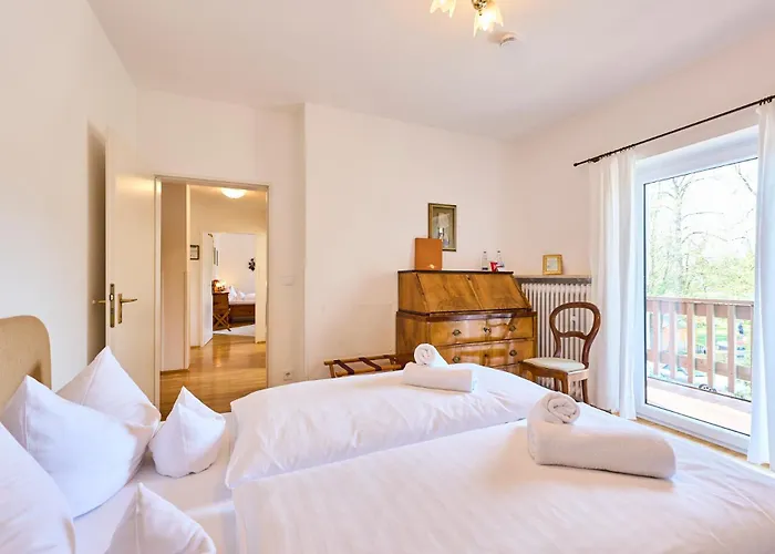 Waldgasthof Buchenhain Otel