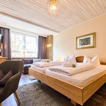Waldgasthof Buchenhain Hotel