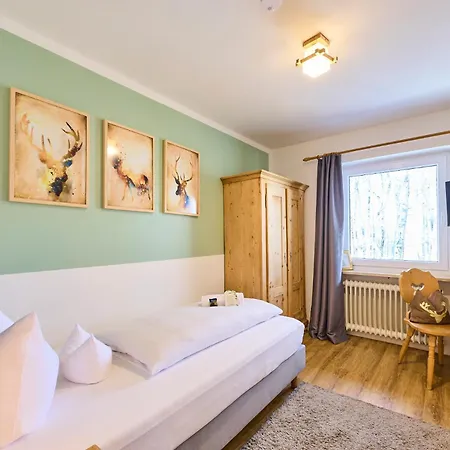 Отель Waldgasthof Buchenhain 3*