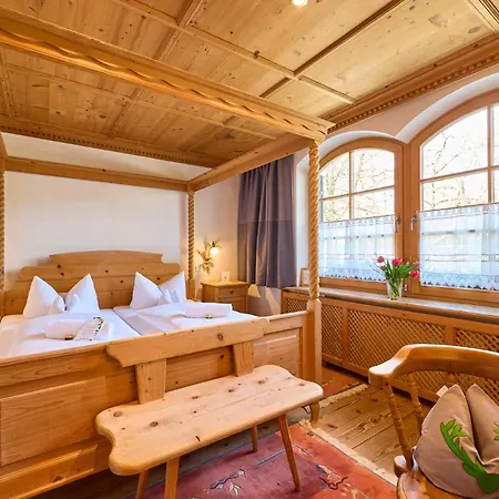 Hotel Waldgasthof Buchenhain 3*