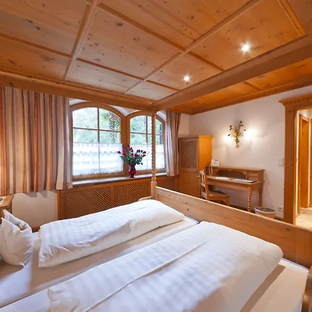 Waldgasthof Buchenhain 3*