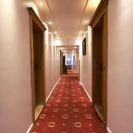 Hotel Waldgasthof Buchenhain 3*