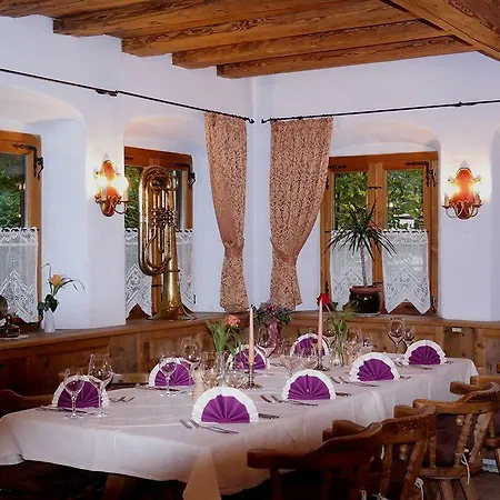 Hotel Waldgasthof Buchenhain 3*